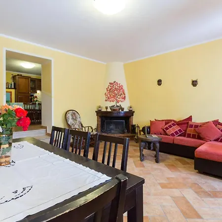 Semesterbostad Cozy House Near Spoleto With Parking Included Casigliano (Terni)